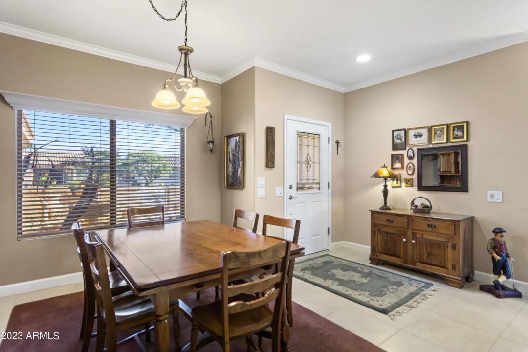Real Estate Picture 7