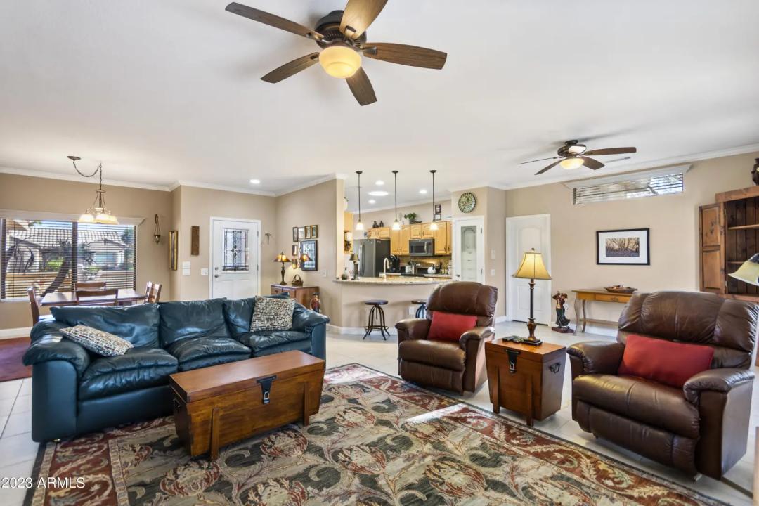 Real Estate Picture 9