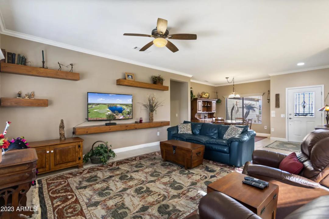 Real Estate Picture 10
