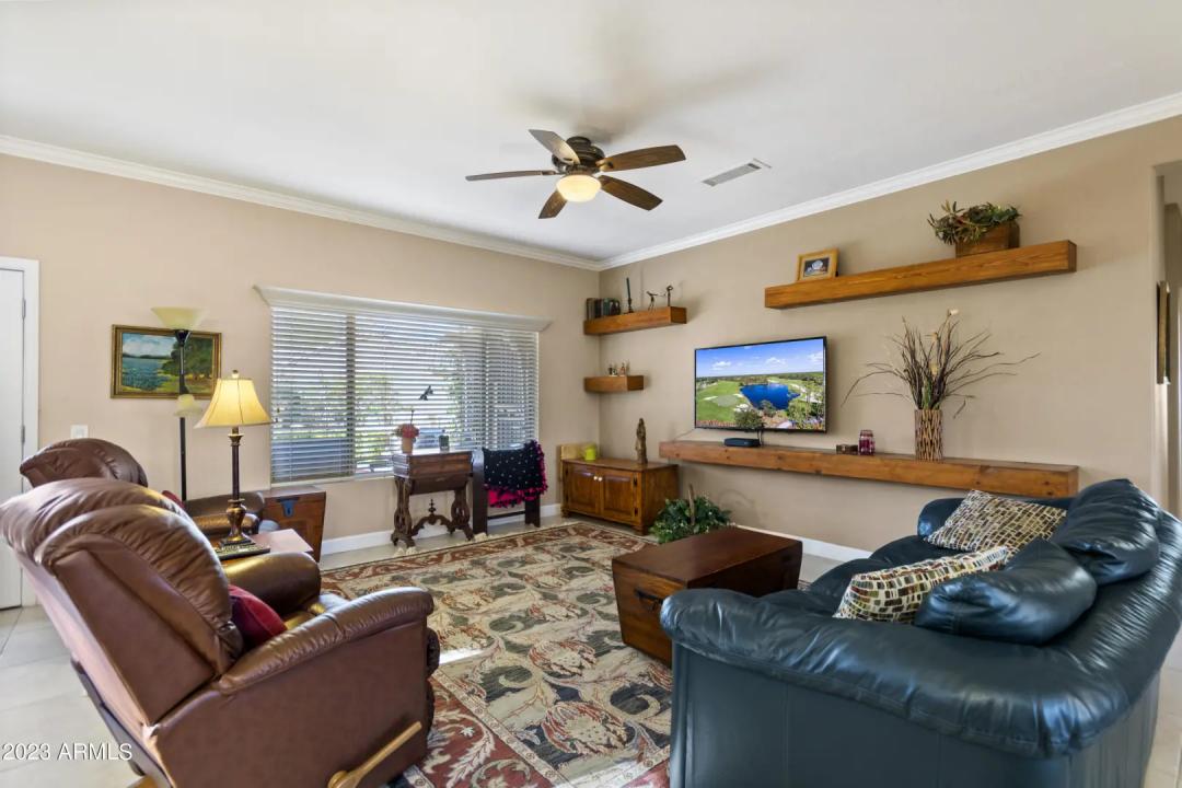 Real Estate Picture 11