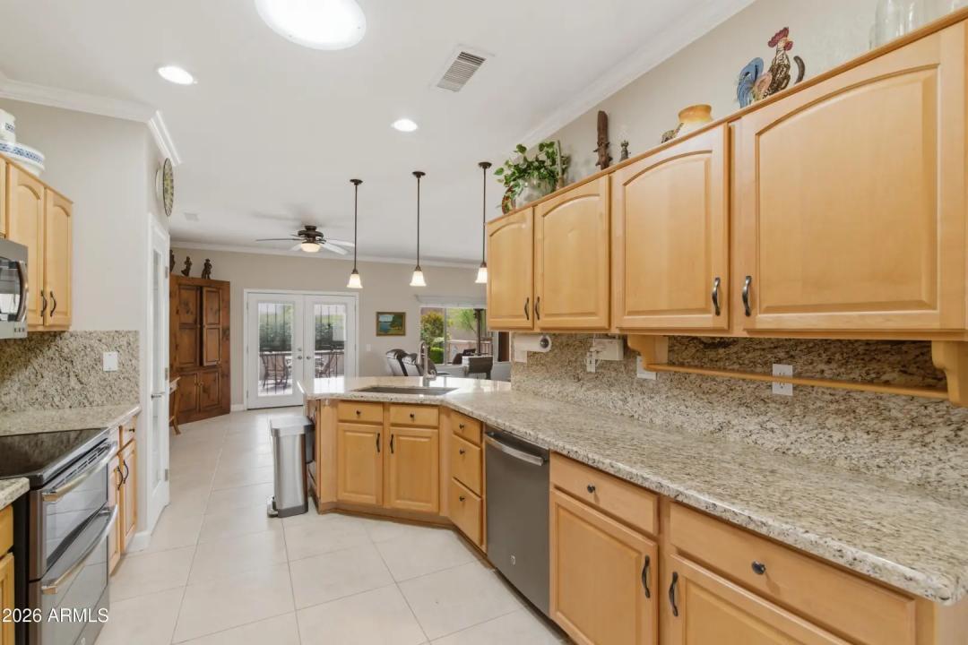 Real Estate Picture 9