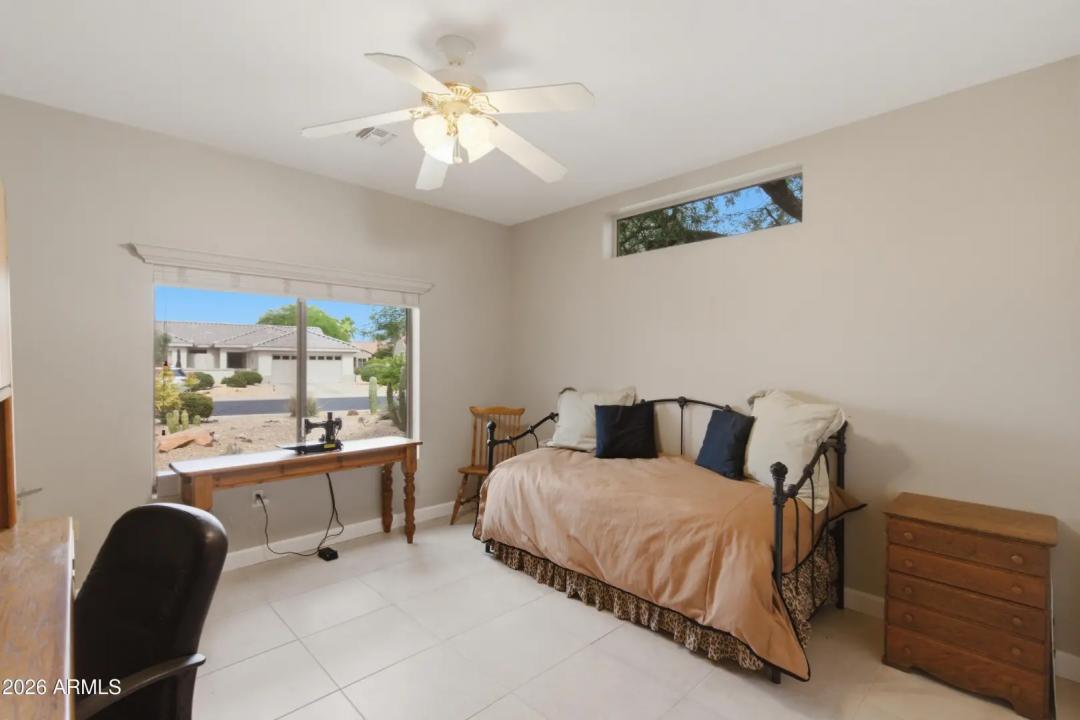 Real Estate Picture 16