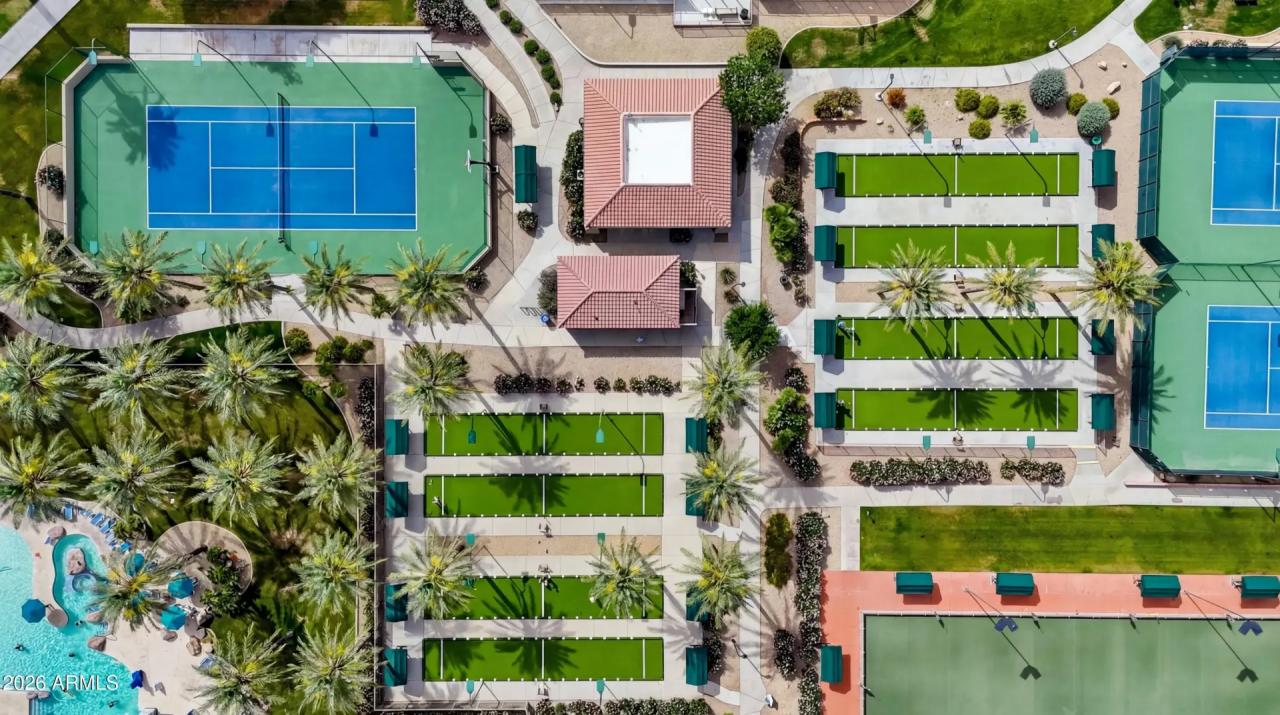 Real Estate Picture 30