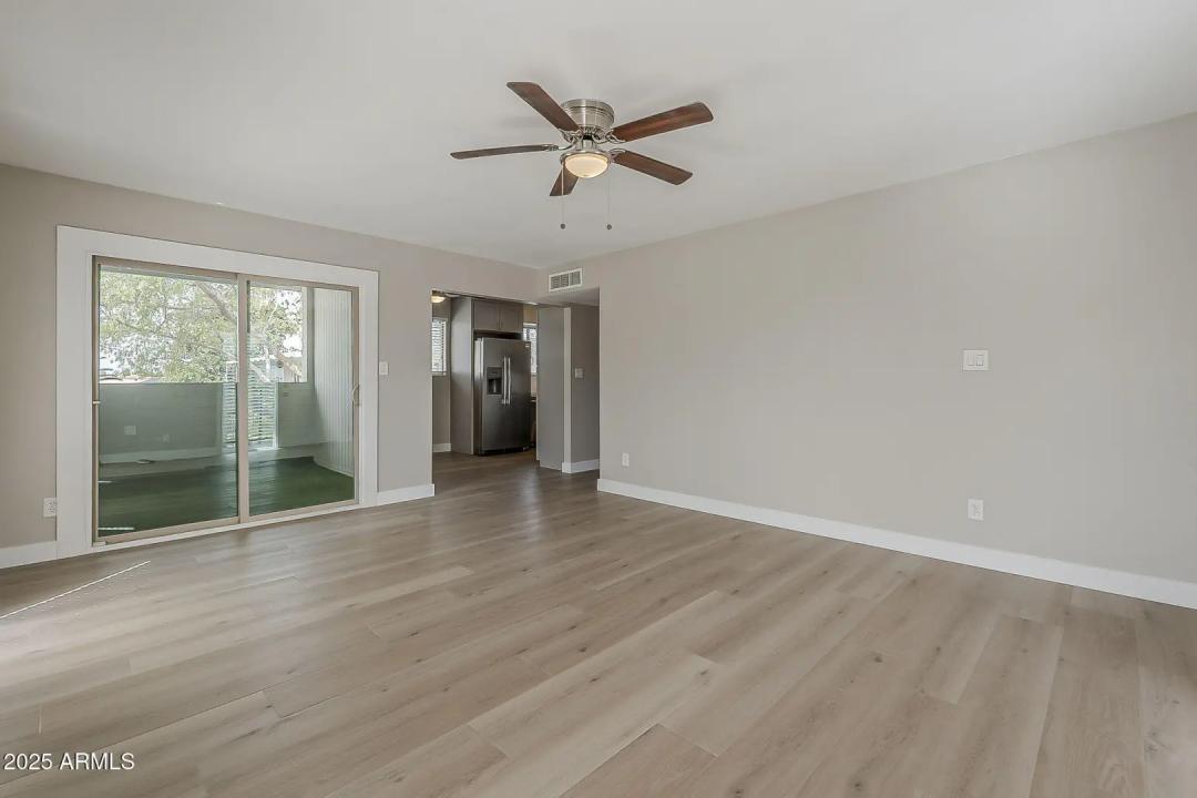 Real Estate Picture 4