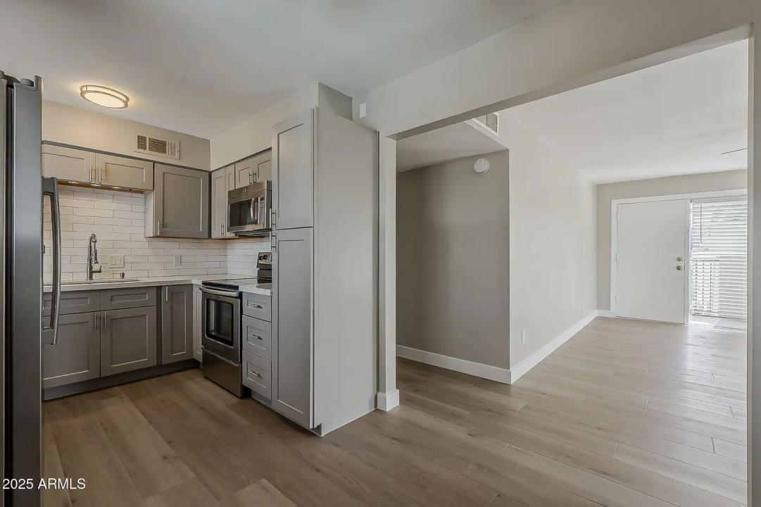 Real Estate Picture 9