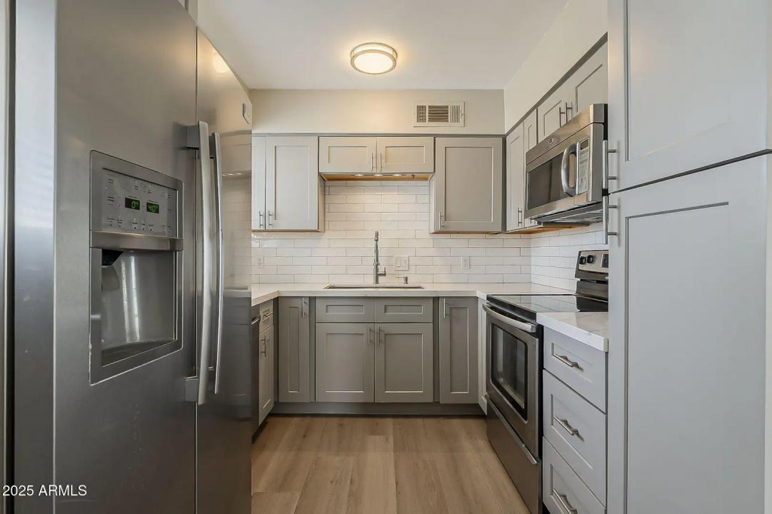 Real Estate Picture 10