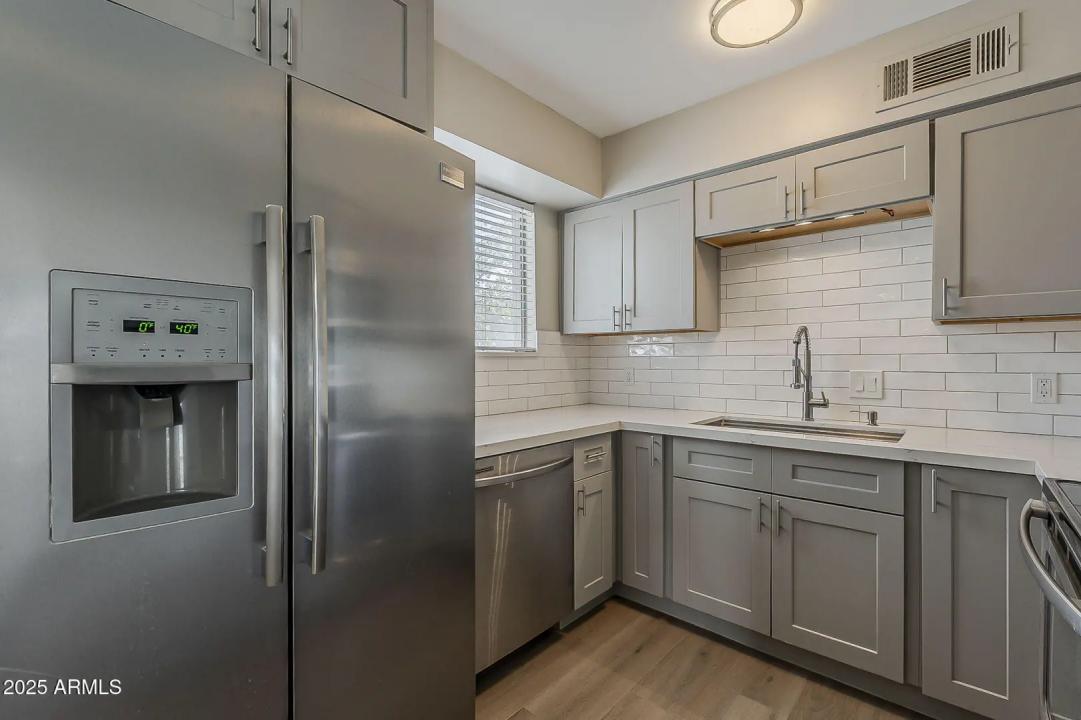 Real Estate Picture 12