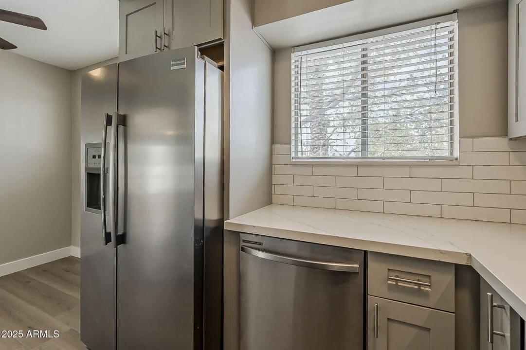 Real Estate Picture 13