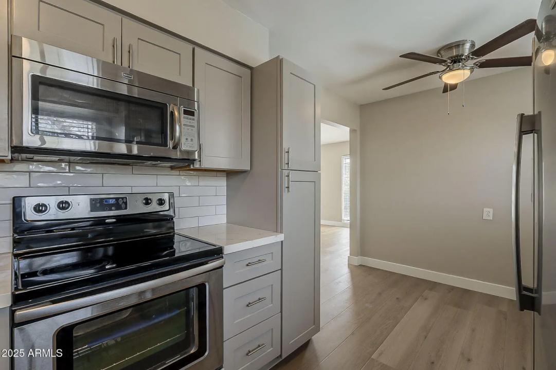 Real Estate Picture 14