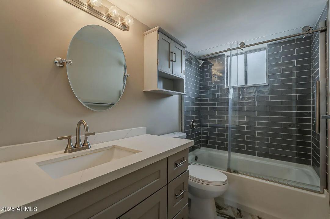 Real Estate Picture 18