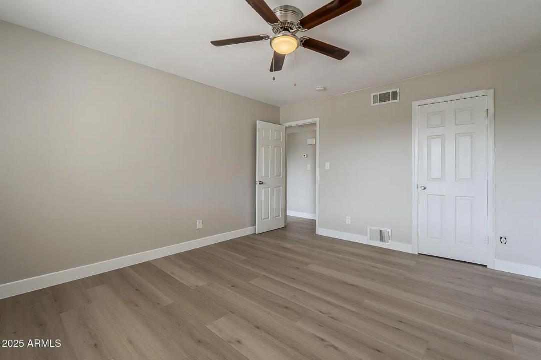 Real Estate Picture 22