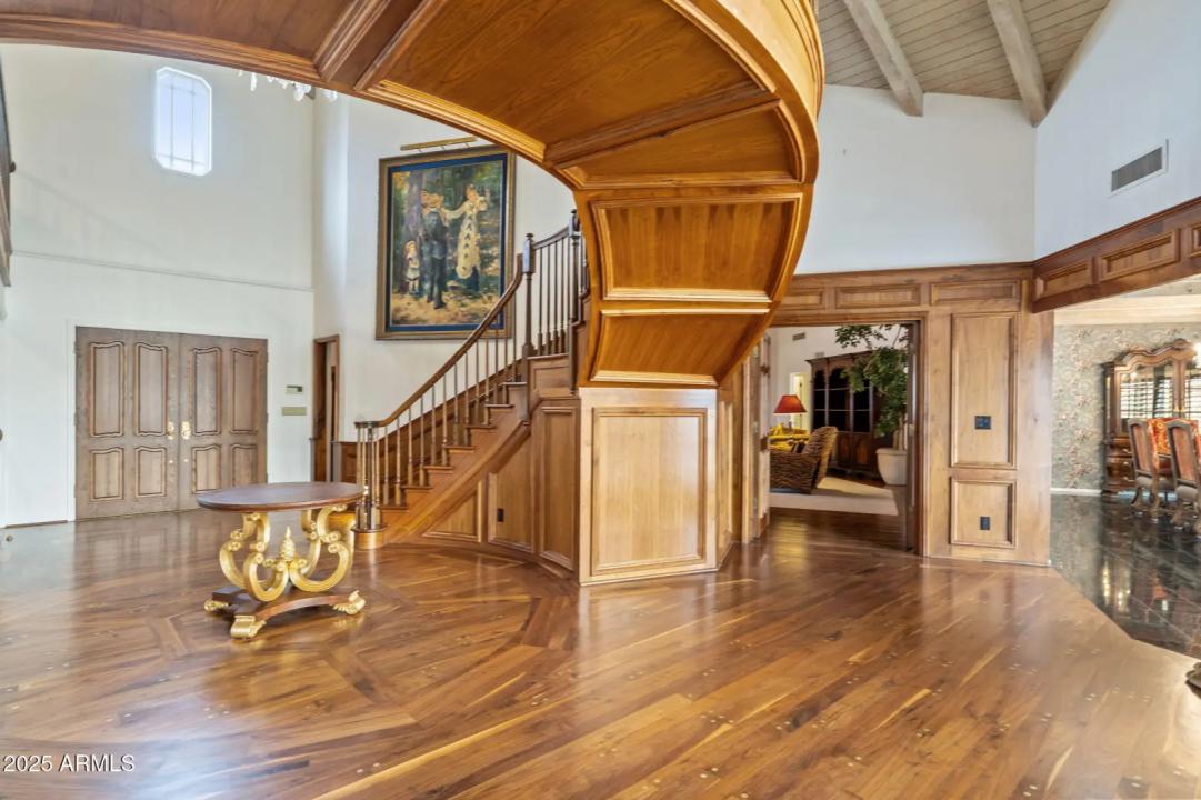 Real Estate Picture 6