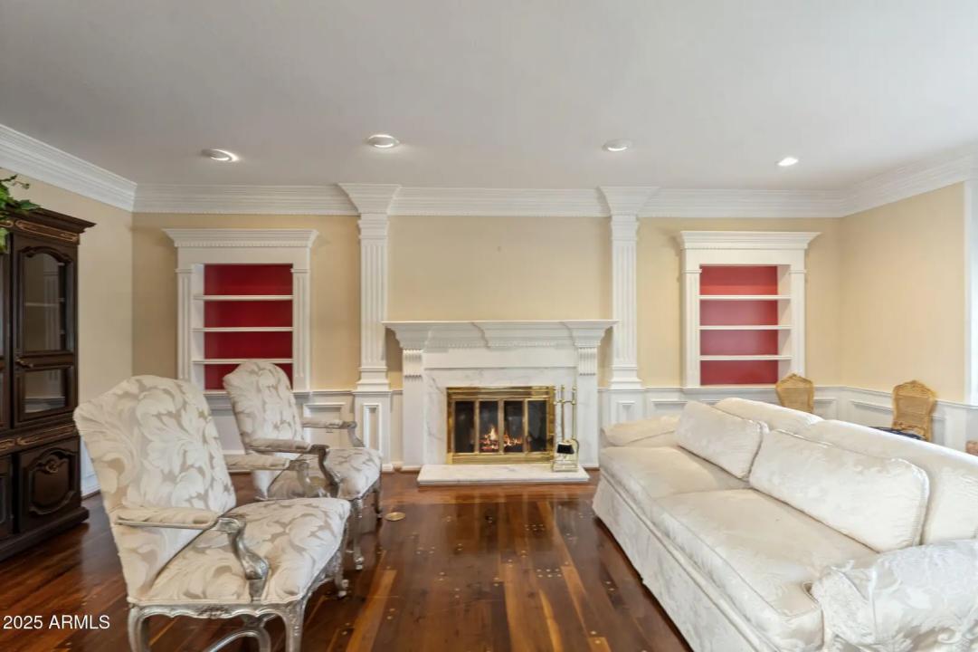 Real Estate Picture 9