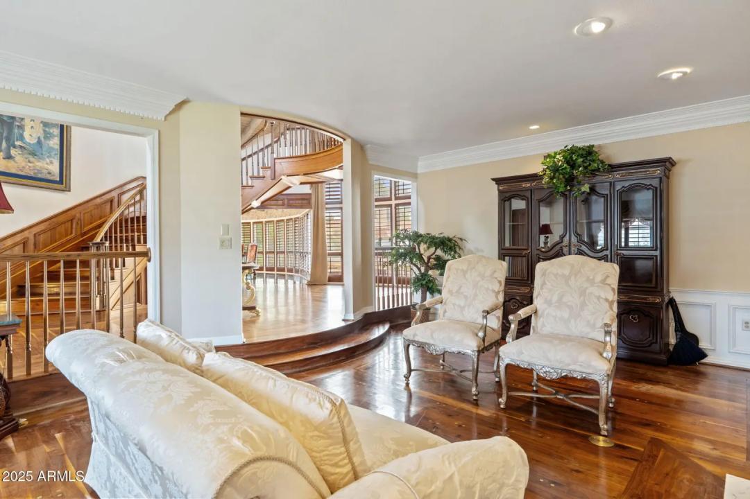 Real Estate Picture 10