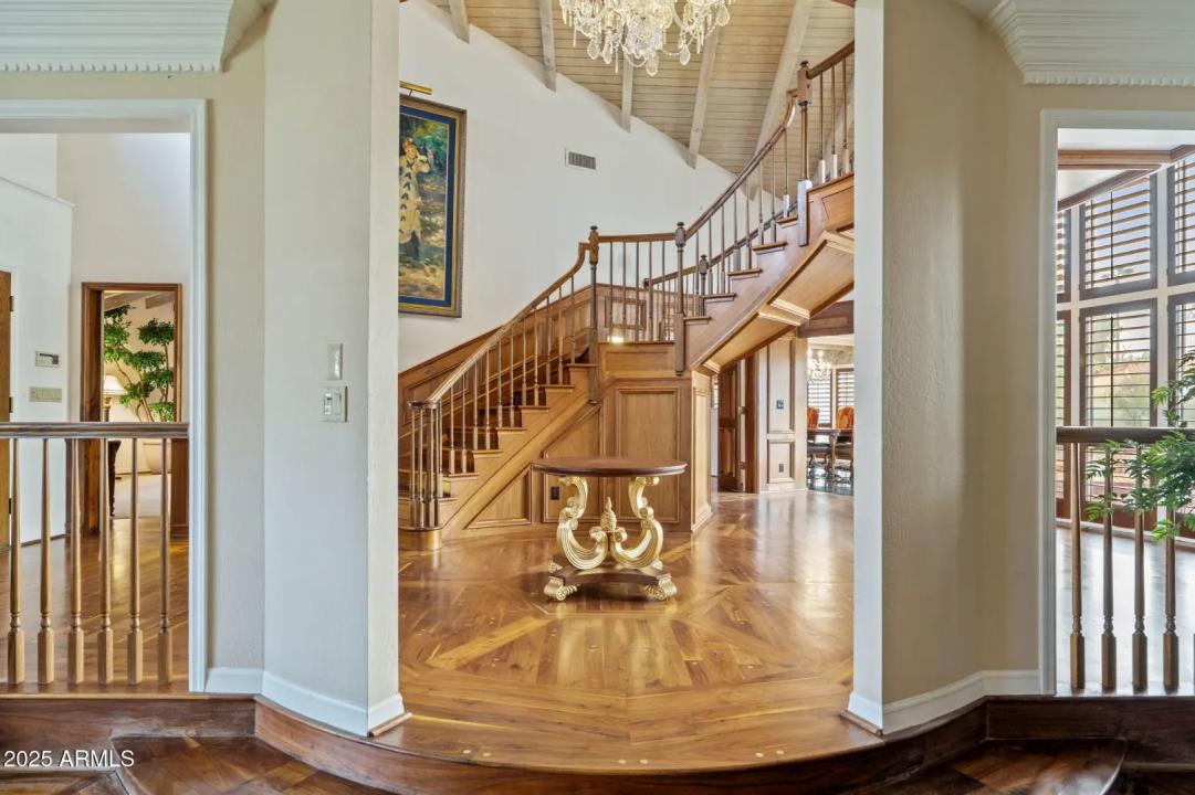 Real Estate Picture 11