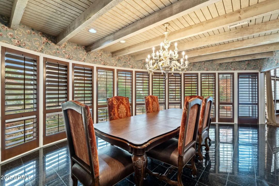 Real Estate Picture 12