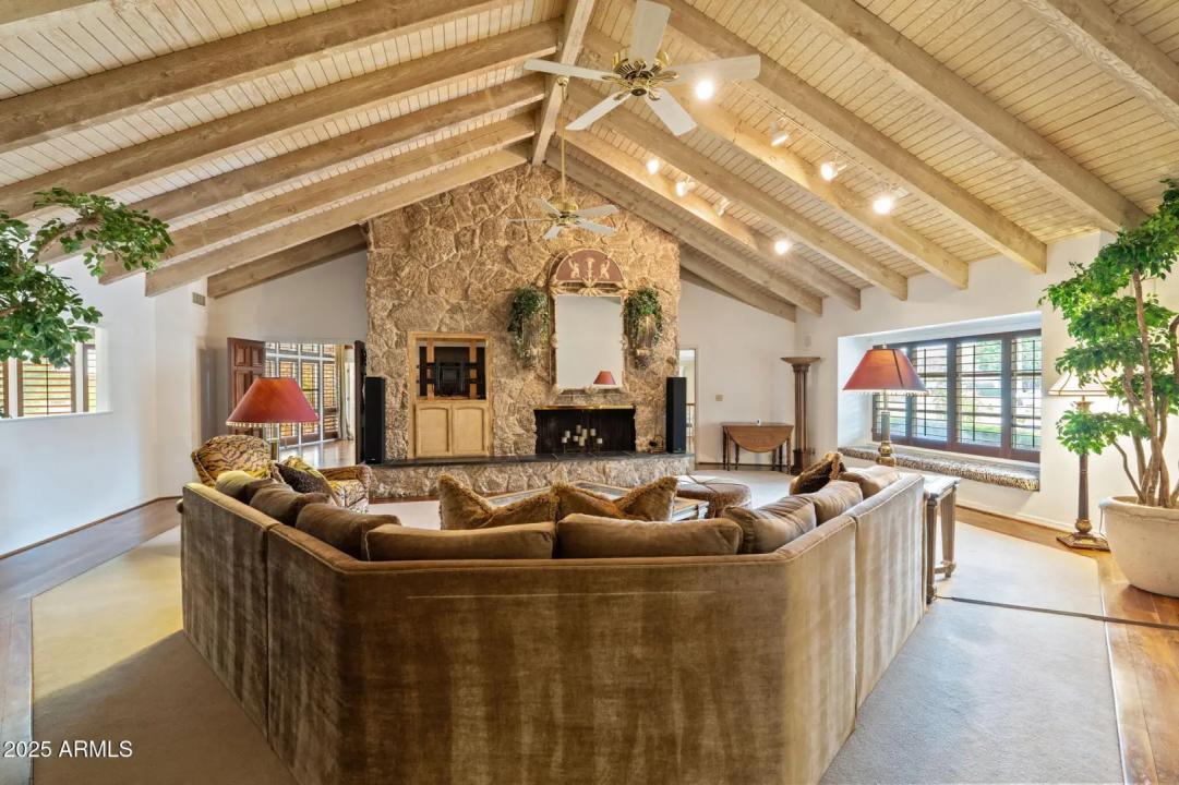 Real Estate Picture 15