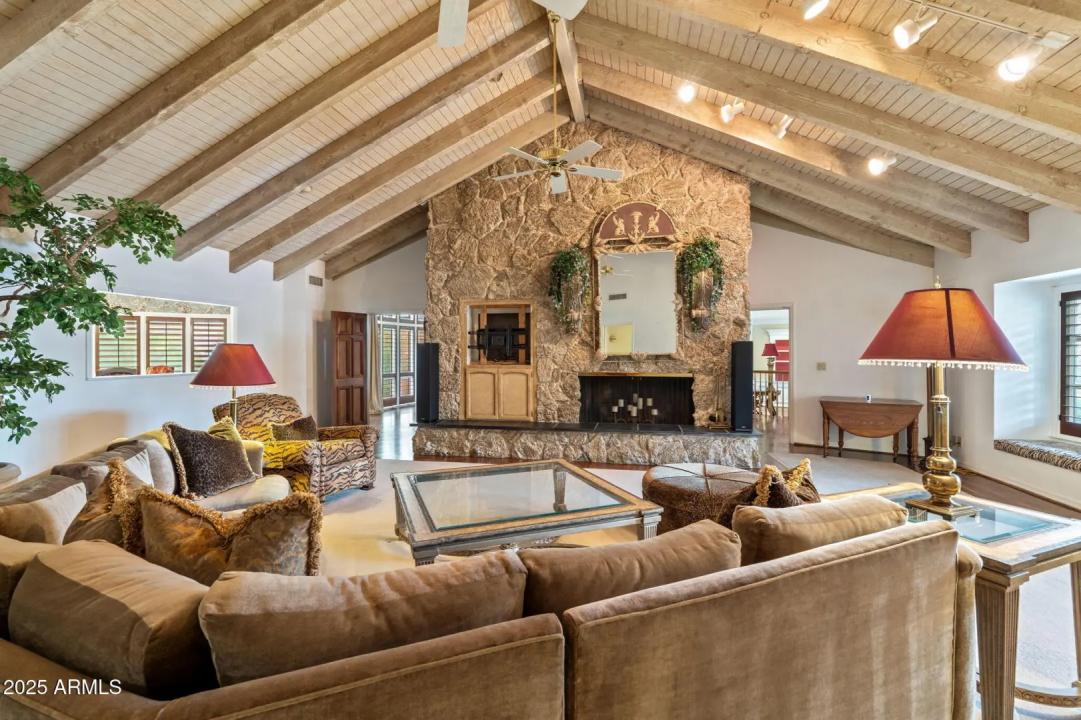 Real Estate Picture 16