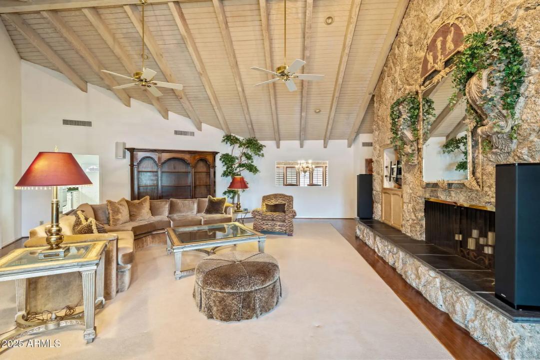 Real Estate Picture 17