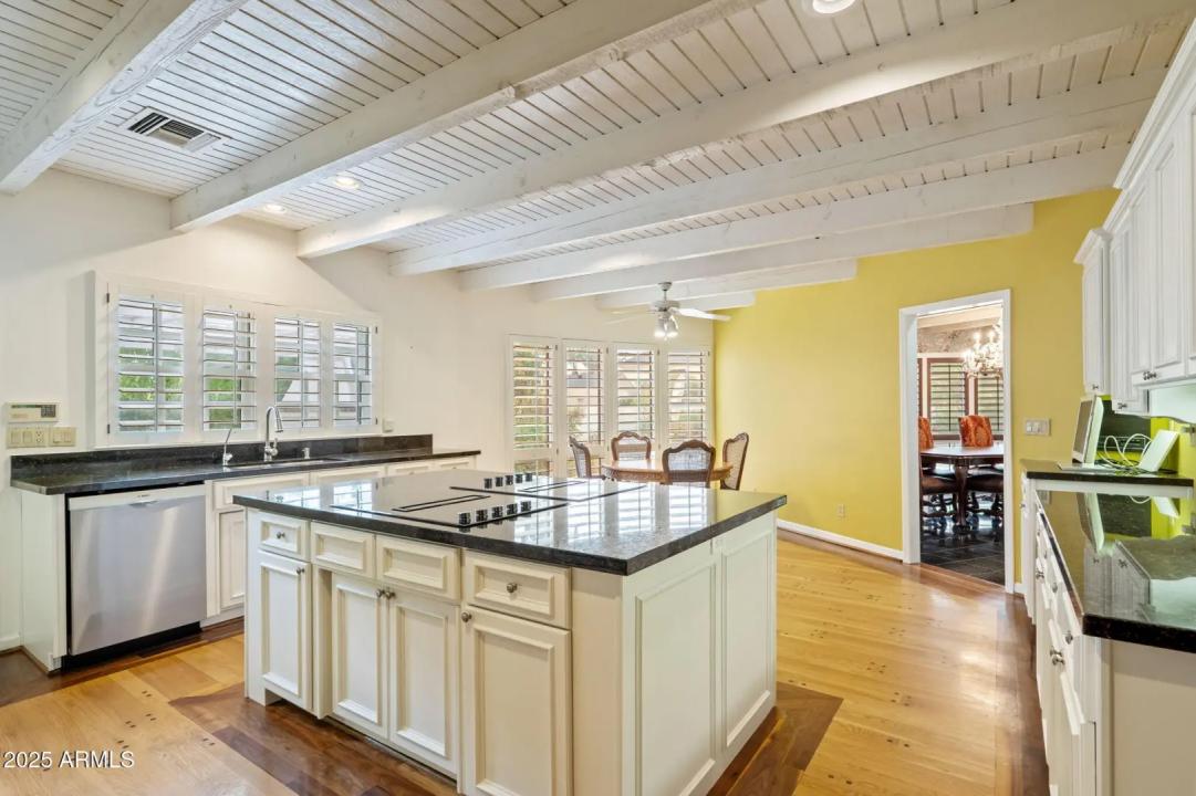 Real Estate Picture 19