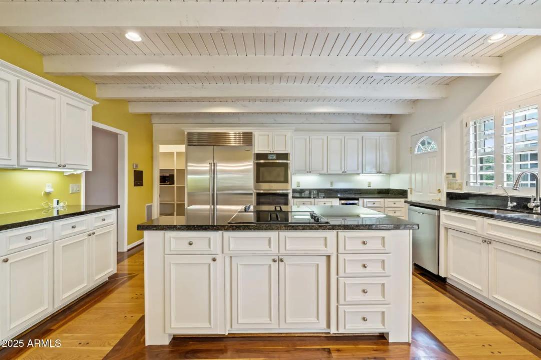 Real Estate Picture 22