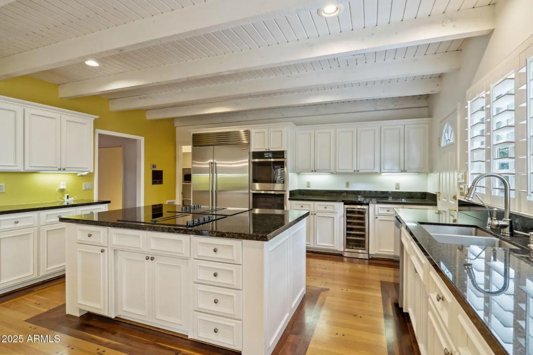 Real Estate Picture 23