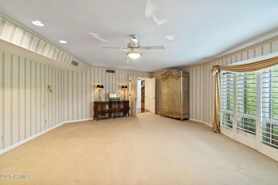 Real Estate Picture 30