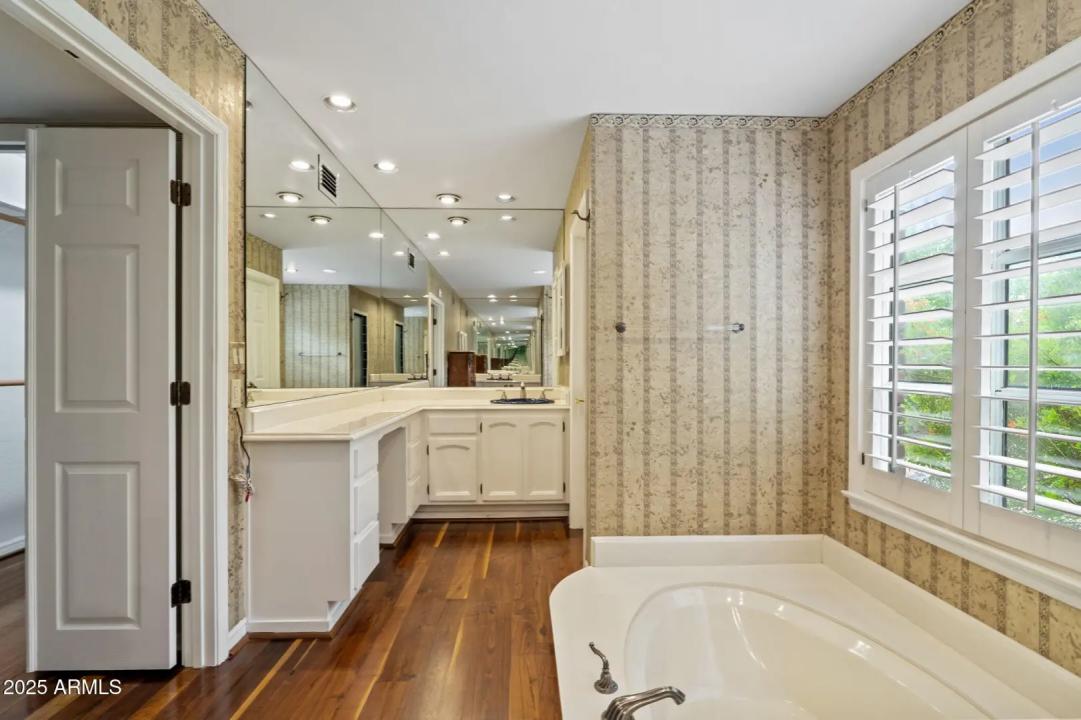 Real Estate Picture 35