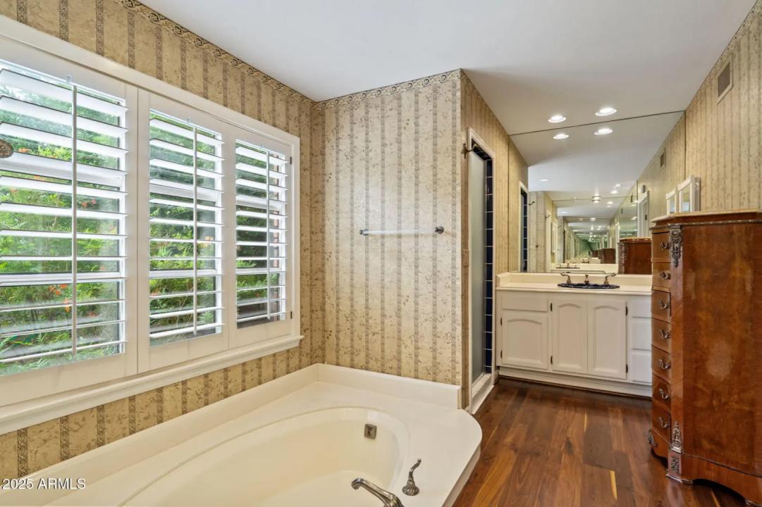 Real Estate Picture 36