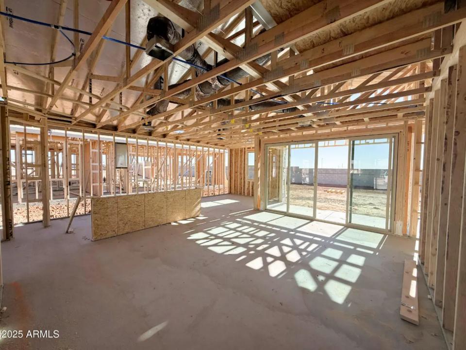 Real Estate Picture 3