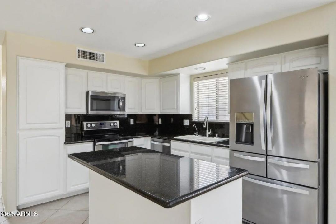 Real Estate Picture 3