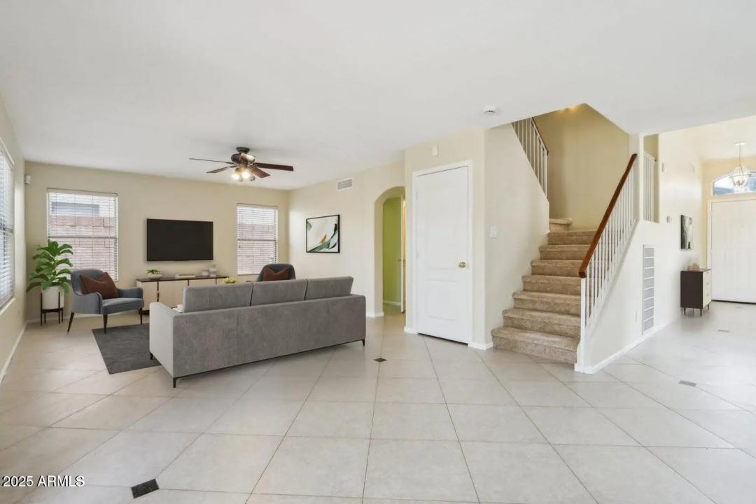 Real Estate Picture 6