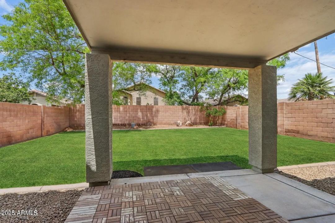 Real Estate Picture 23