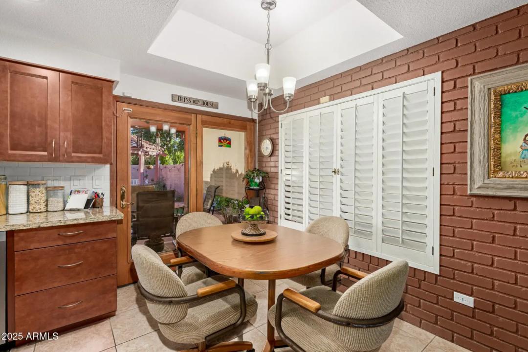 Real Estate Picture 11