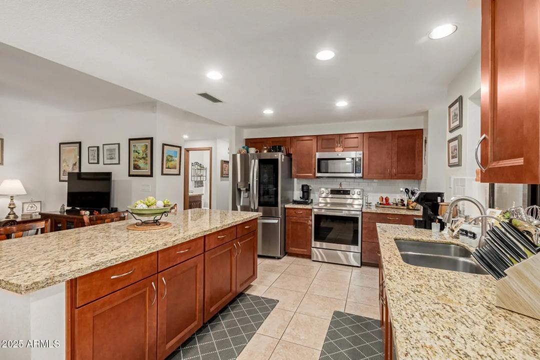 Real Estate Picture 14