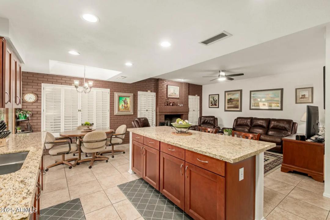 Real Estate Picture 15