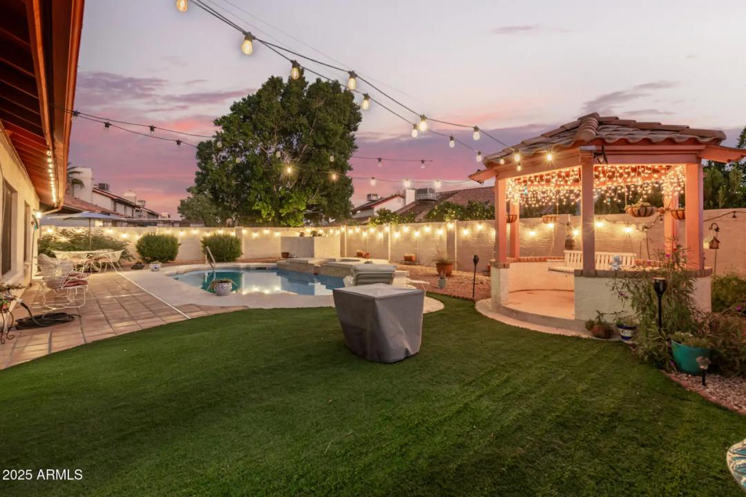 Real Estate Picture 25