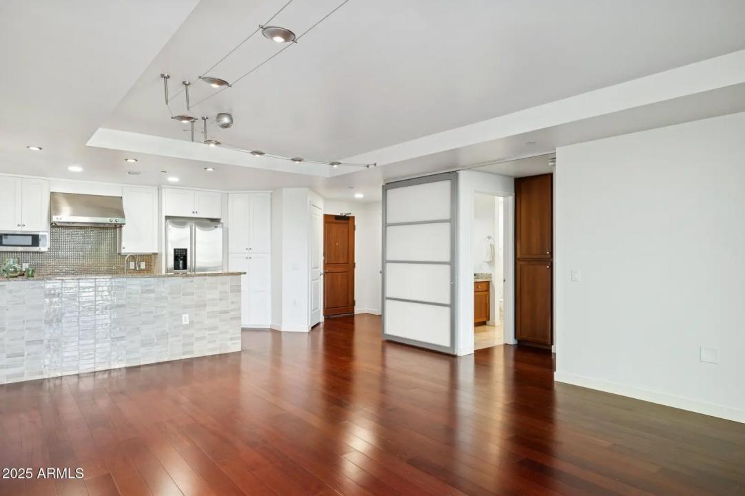 Real Estate Picture 9