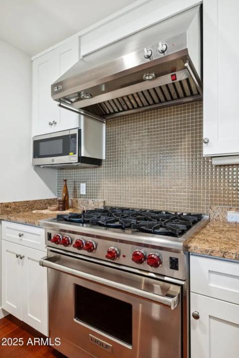 Real Estate Picture 13