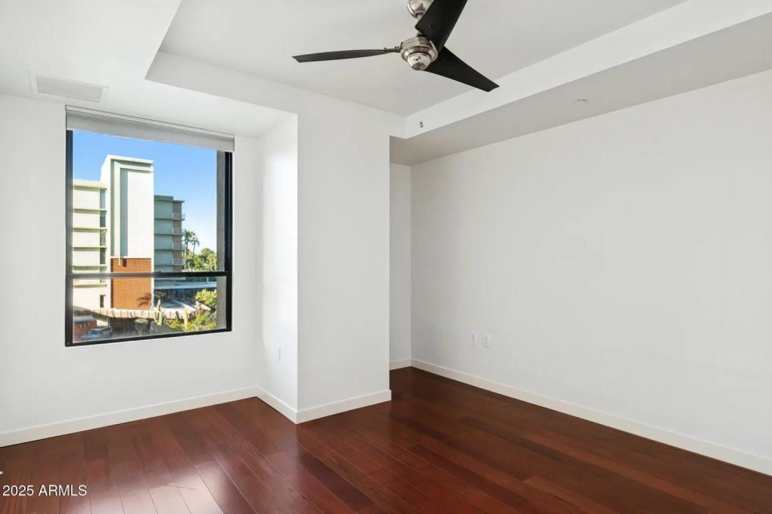 Real Estate Picture 3