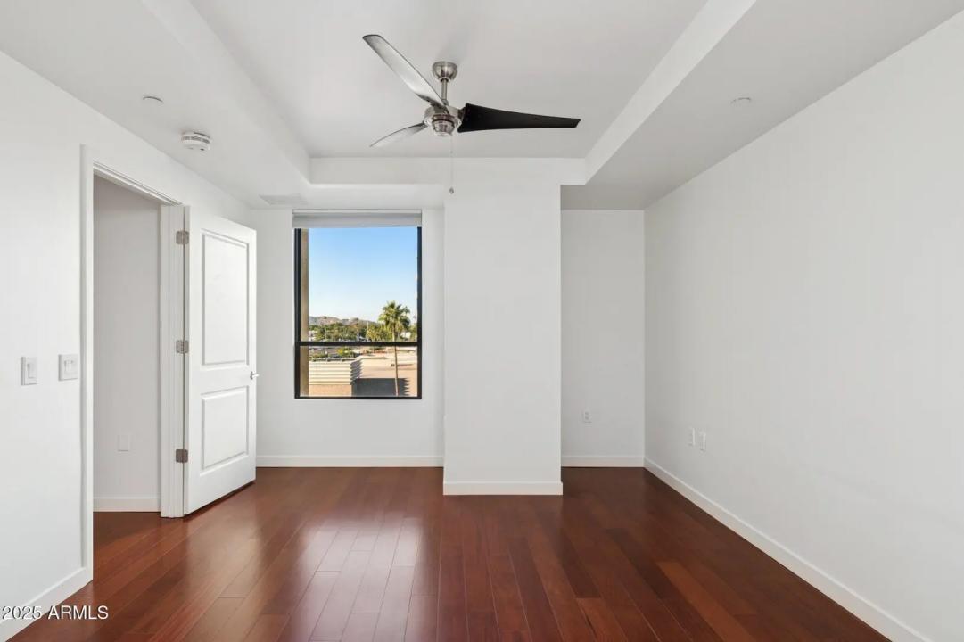 Real Estate Picture 17