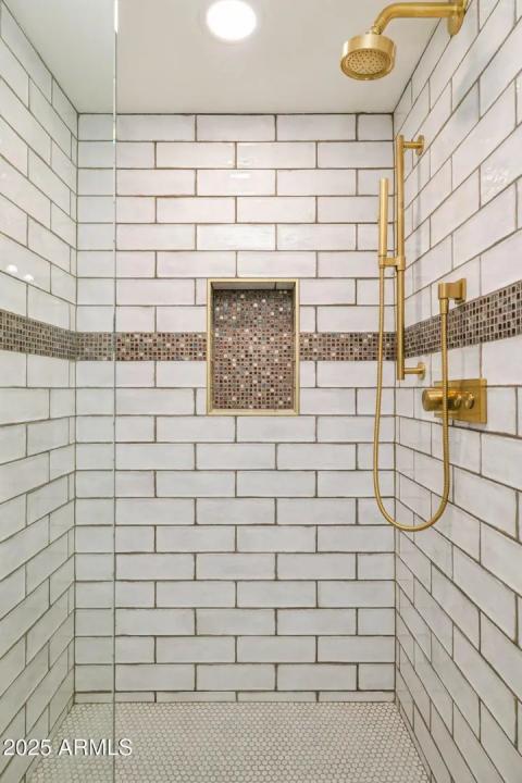 Real Estate Picture 19