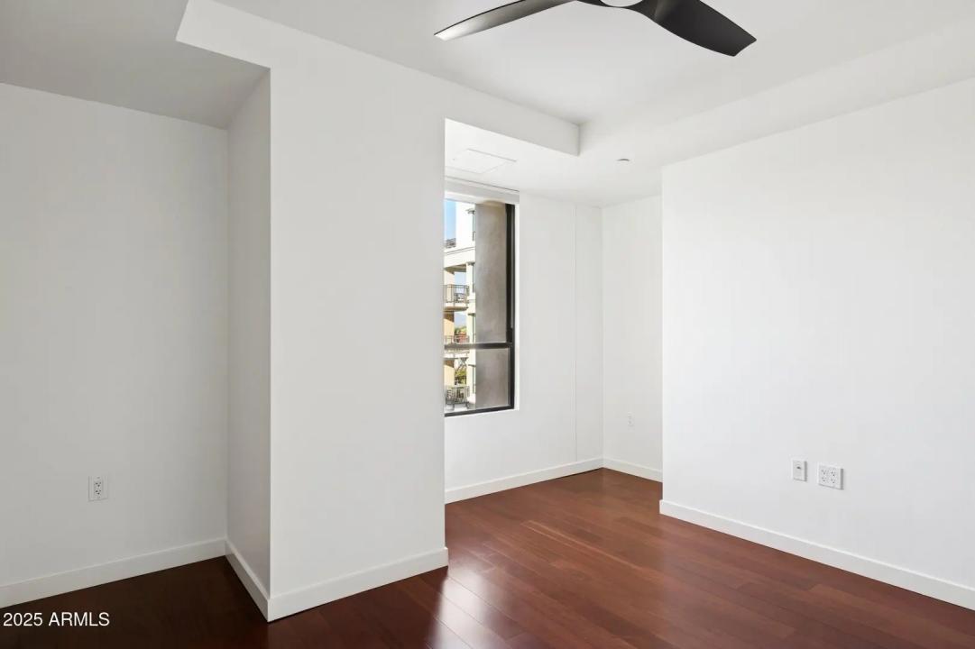 Real Estate Picture 21