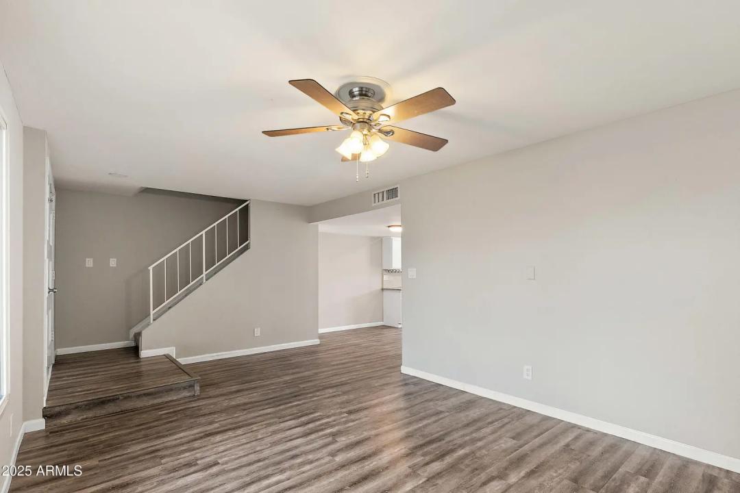 Real Estate Picture 5