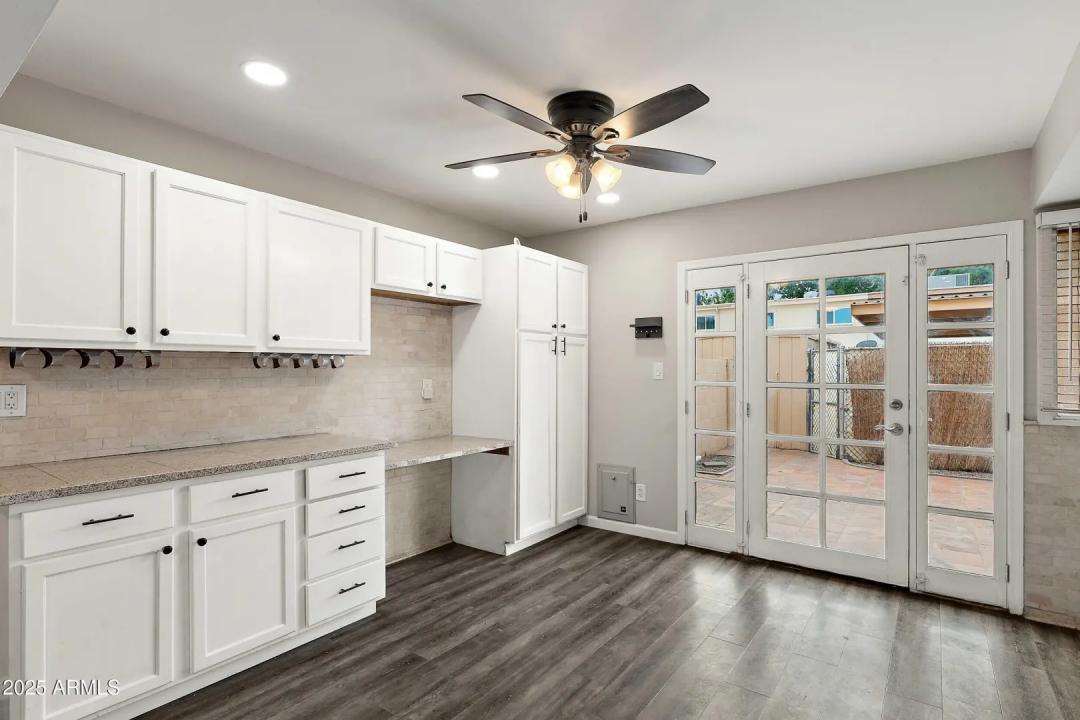 Real Estate Picture 7