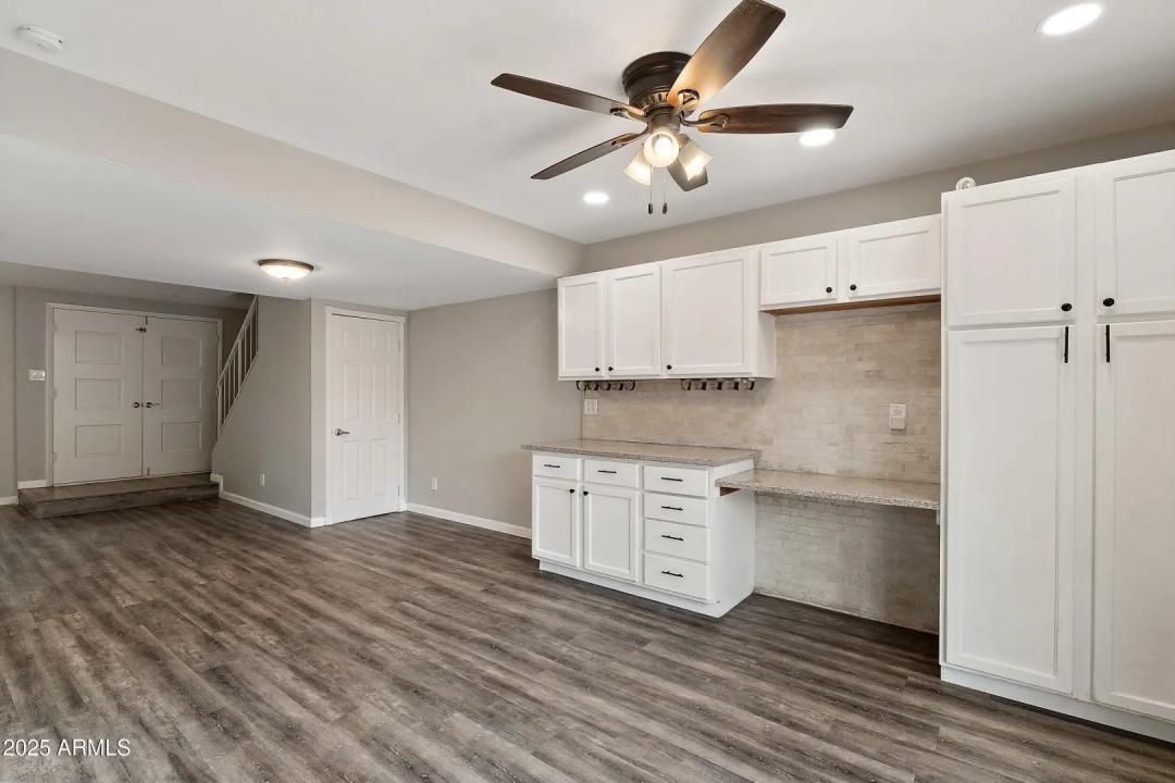 Real Estate Picture 11