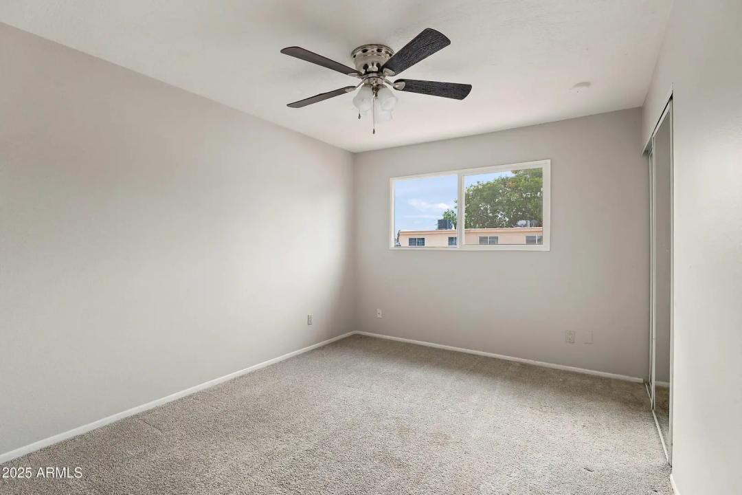 Real Estate Picture 14