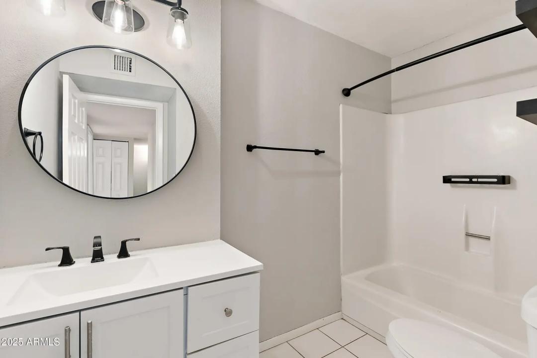 Real Estate Picture 16