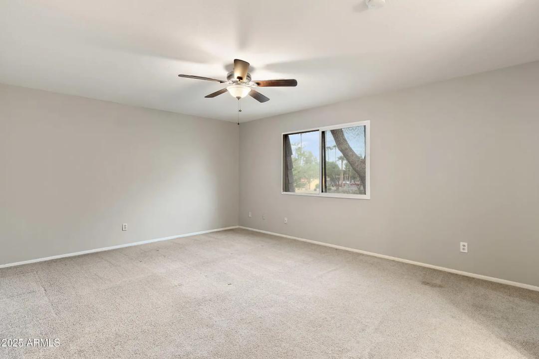 Real Estate Picture 17