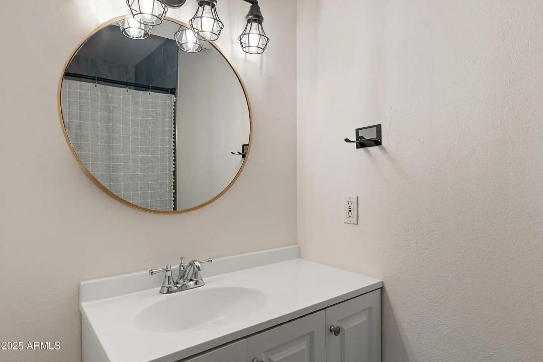 Real Estate Picture 18